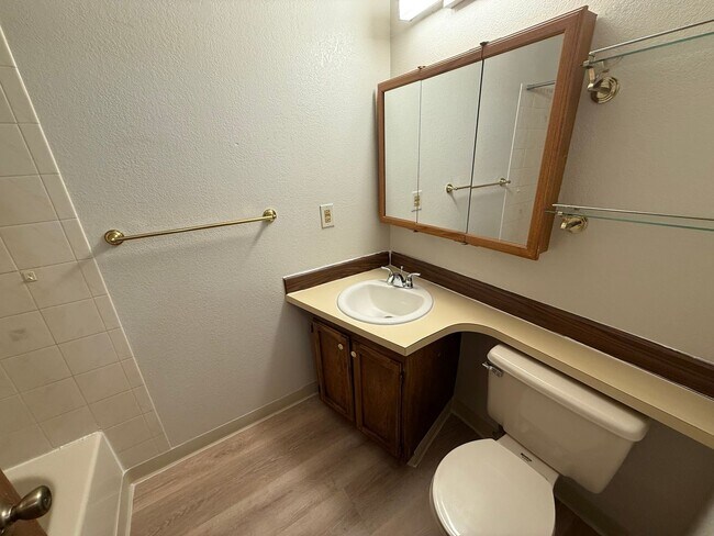 Building Photo - 4075 E 20th Ave