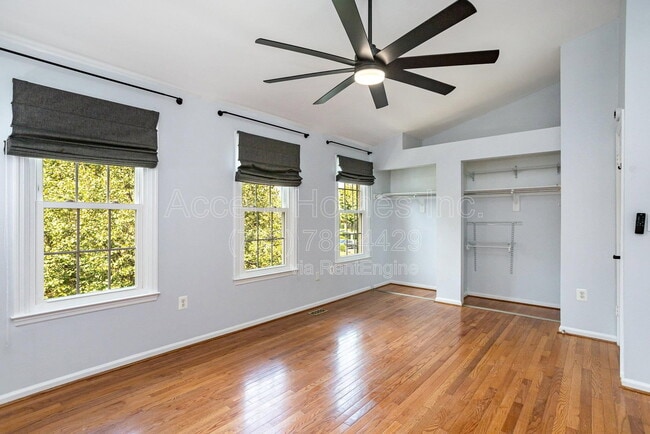 Building Photo - 6107 Summer Park Ln
