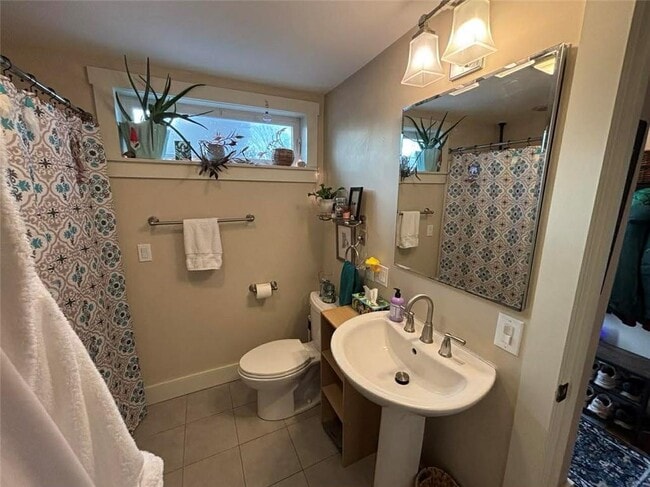 Building Photo - 12 Clark St