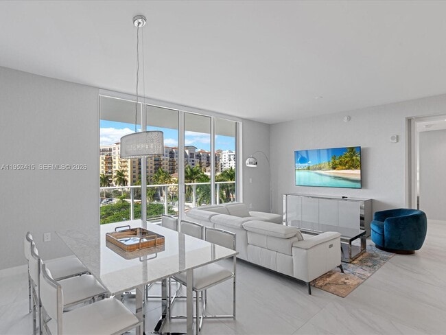 Building Photo - 220 SE Mizner Blvd