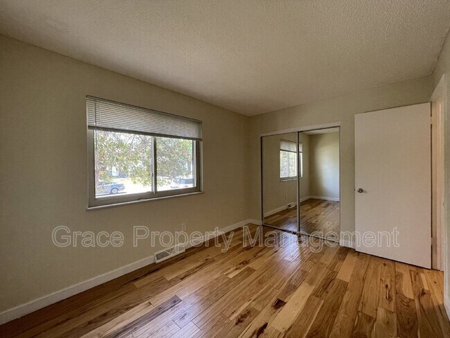 Building Photo - 8741 W 89th Pl