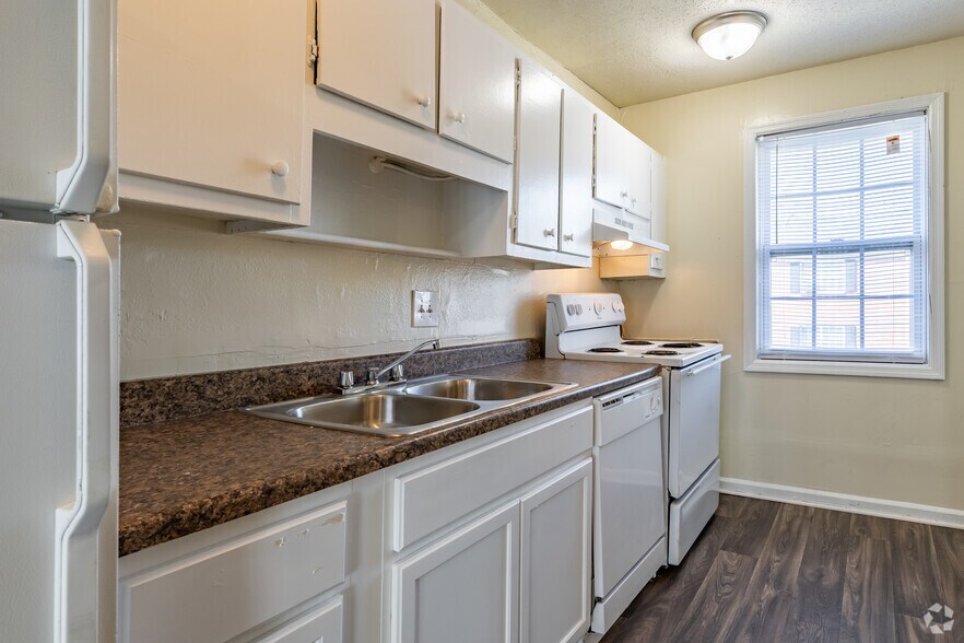 2BR 1.5BA - 1150SF - Flourish Park