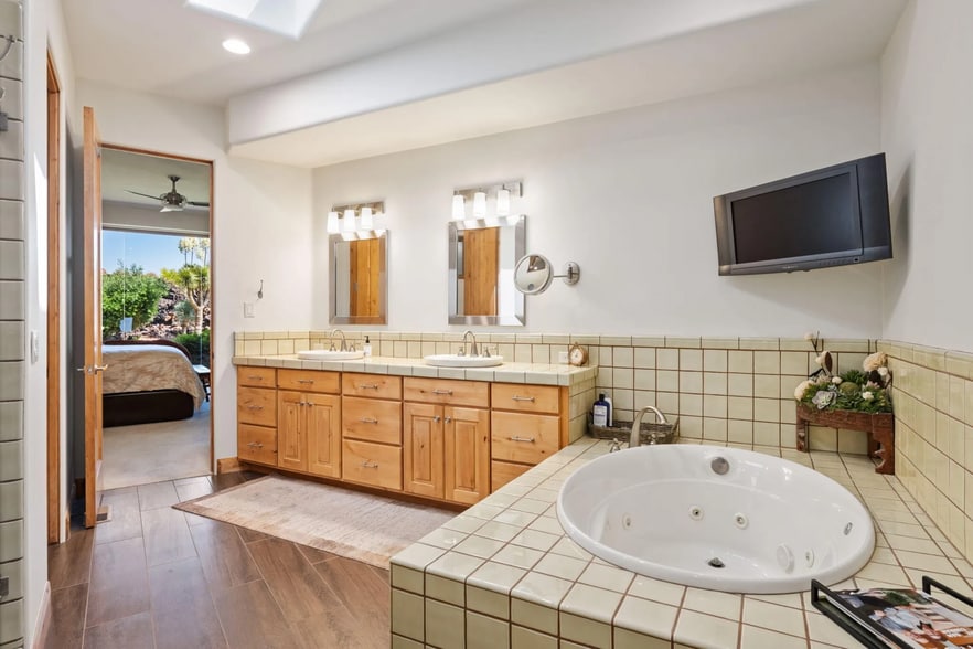 Soaking Tub & Media Screen for Resort-Level Relaxation - 1500 E Split Rock Dr