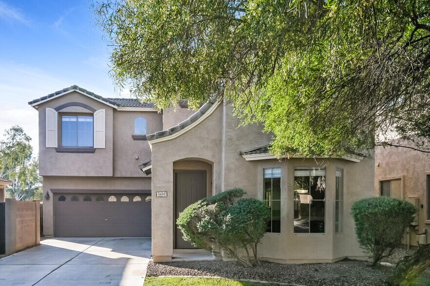 Primary Photo - 3691 E Stampede Dr