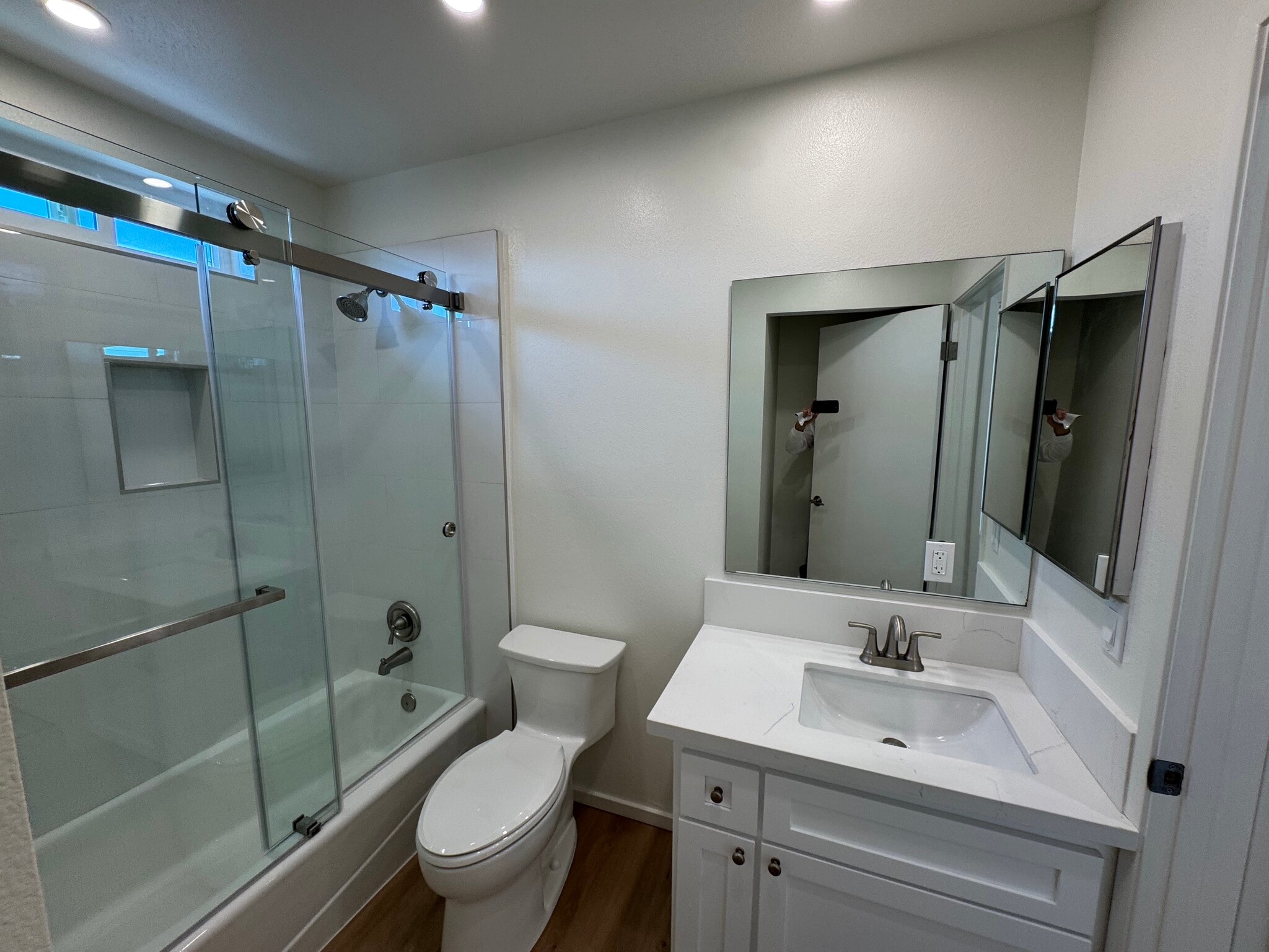 Building Photo - 517 Geneva St