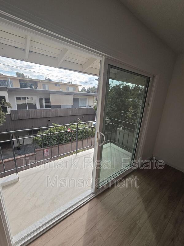 Building Photo - 1705 Fremont Ave