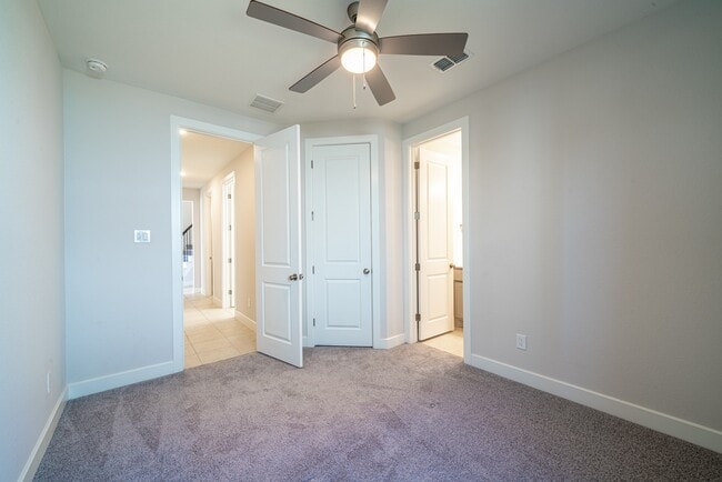 Building Photo - 4706 Llano Lp