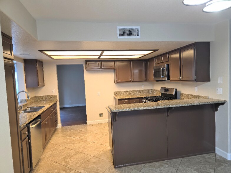 Building Photo - 23231 Joaquin Ridge Dr