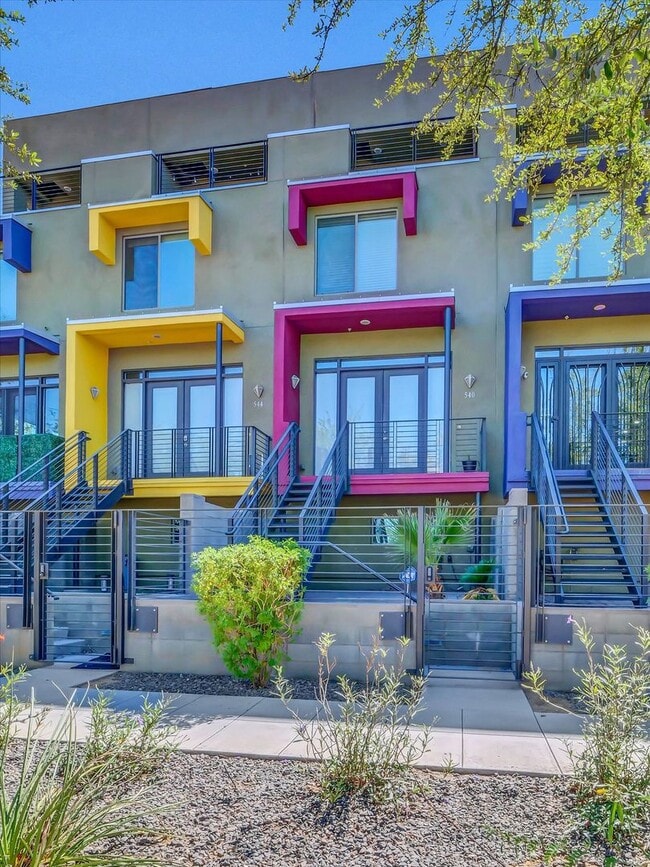 Building Photo - Beautiful Property with Contemporary Flair