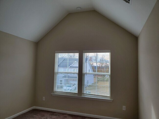 Building Photo - Brand New 4 Bedroom Townhome in Ammenities Community