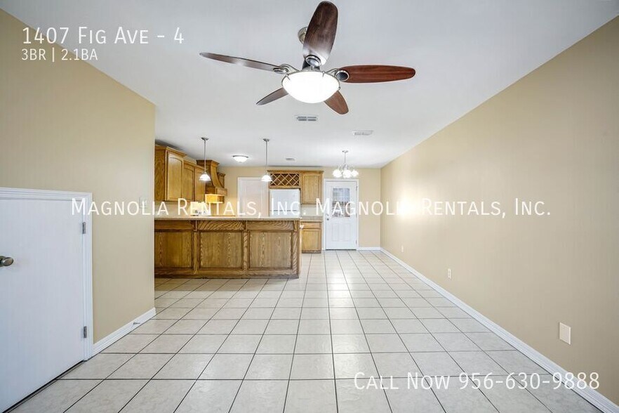 Building Photo - 1407 W Fig Ave