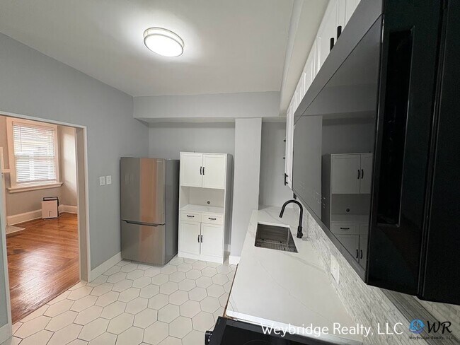Building Photo - 923 Rogers Pl