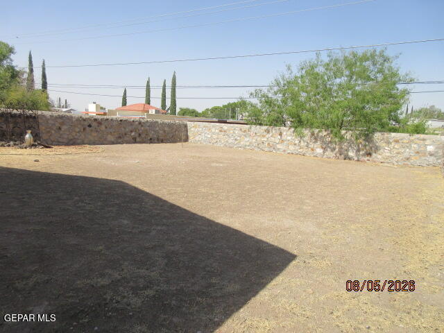 Building Photo - 665 La Chapa Ave