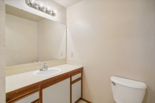 Building Photo - 13411 Meadow Rd