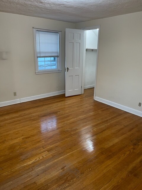 Building Photo - 626 Park Rd