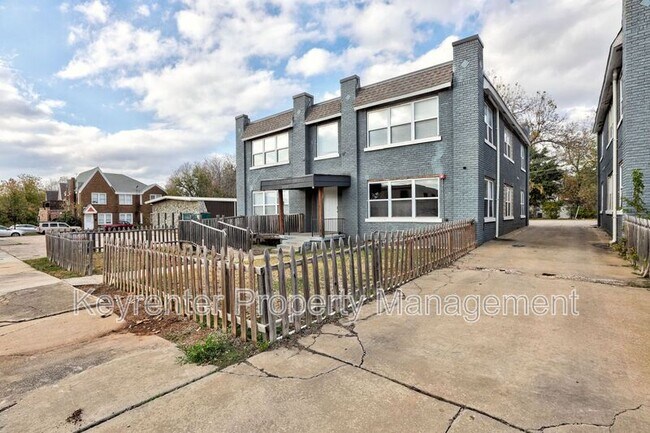 Building Photo - 2325 NW 12th St