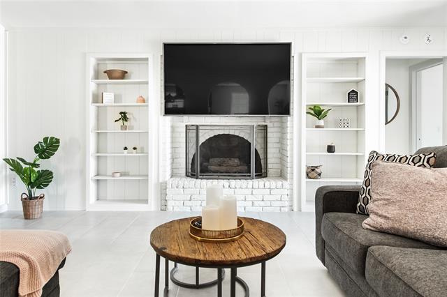 Building Photo - 2212 Parkhaven Dr