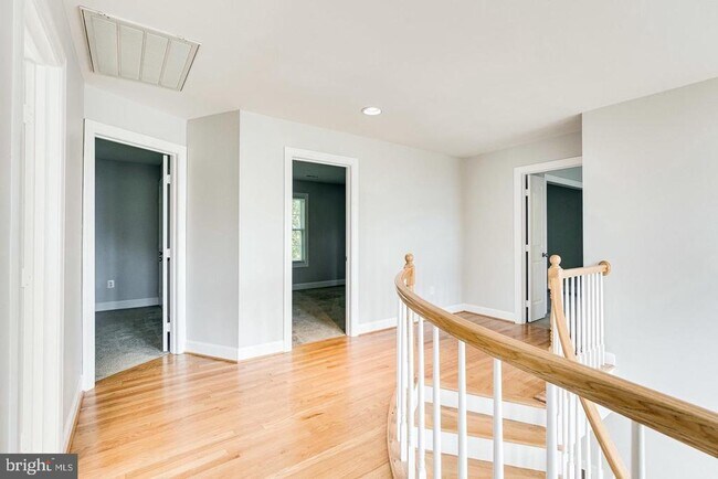 Building Photo - 1168 Taji Ct
