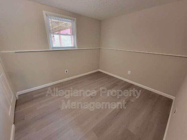 Building Photo - 7598 Springfield Hills Dr