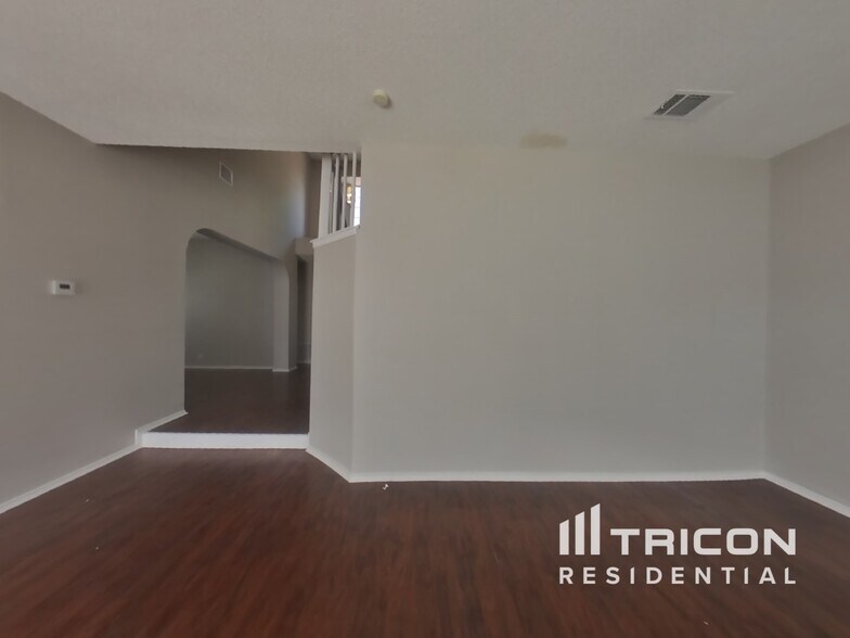 Building Photo - 8035 Dove Trail Dr