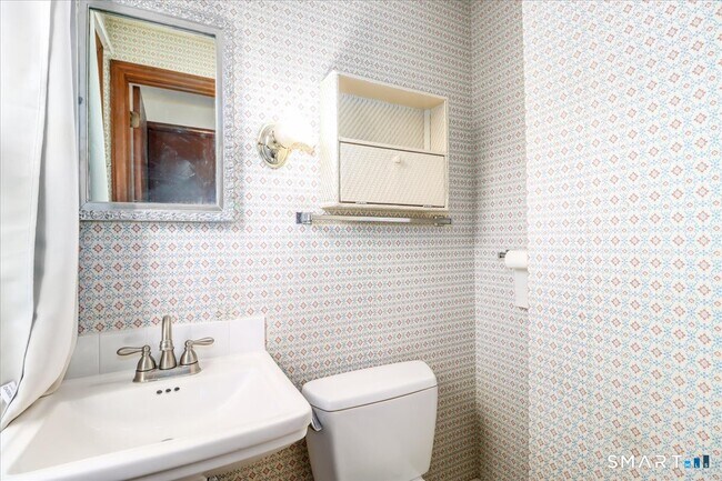 Building Photo - 62 Old Farms Ln