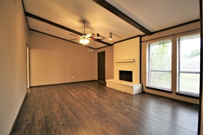 Building Photo - 1315 W Gemini Rd
