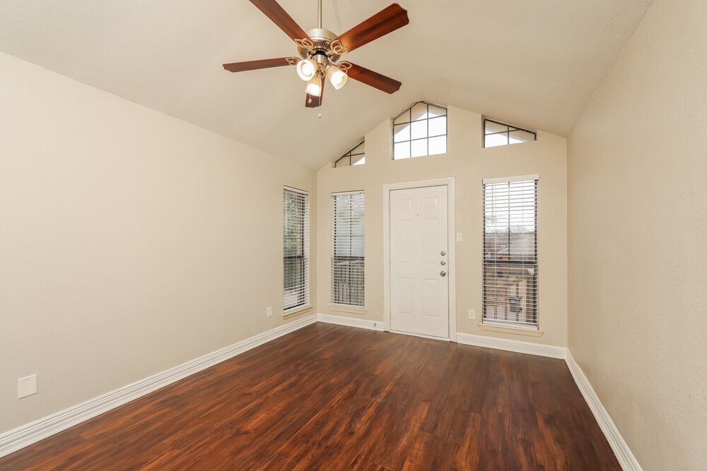 Building Photo - 216 Mesa Wood Dr