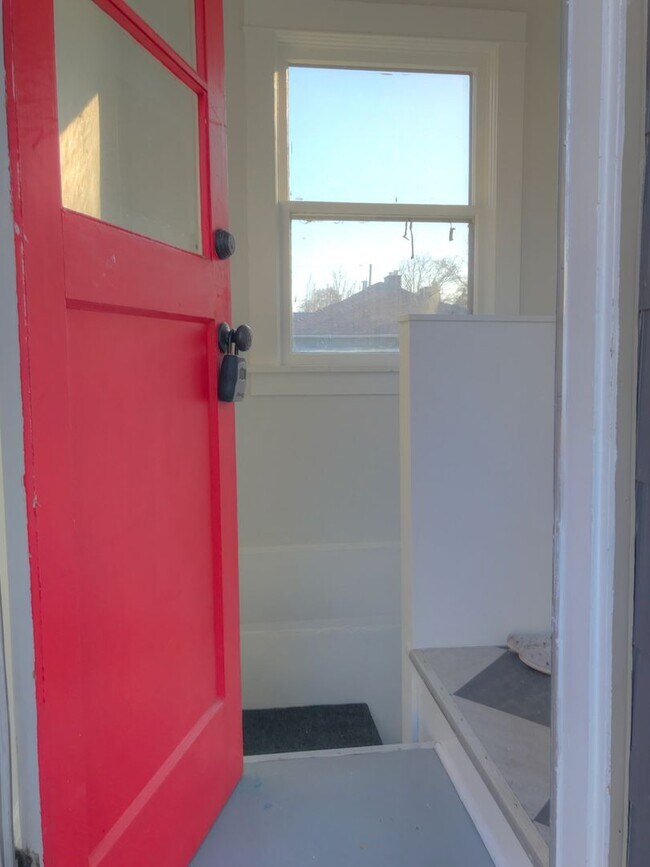 Building Photo - LAIRG01