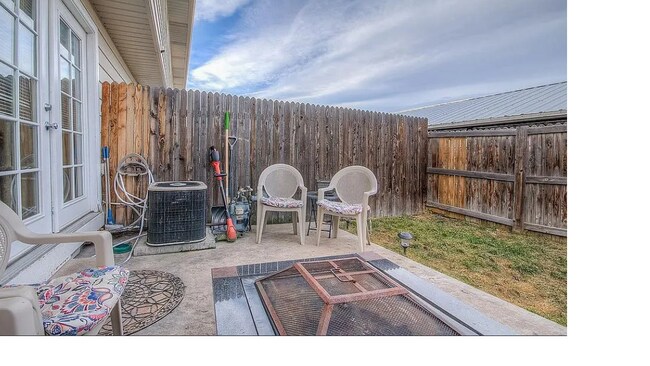 Building Photo - 13963 E Jewell Ave