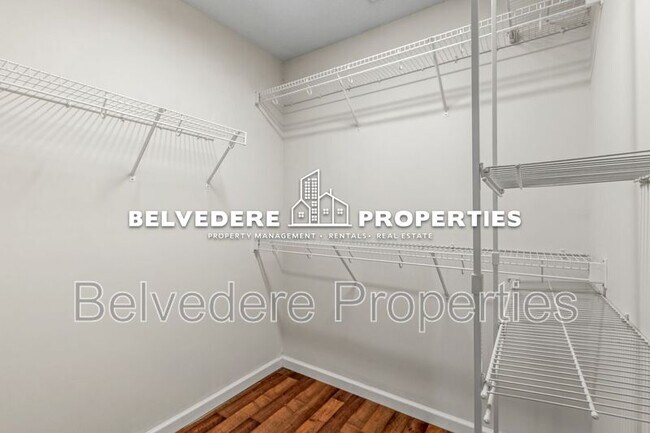 Building Photo - 1434 Waverly St