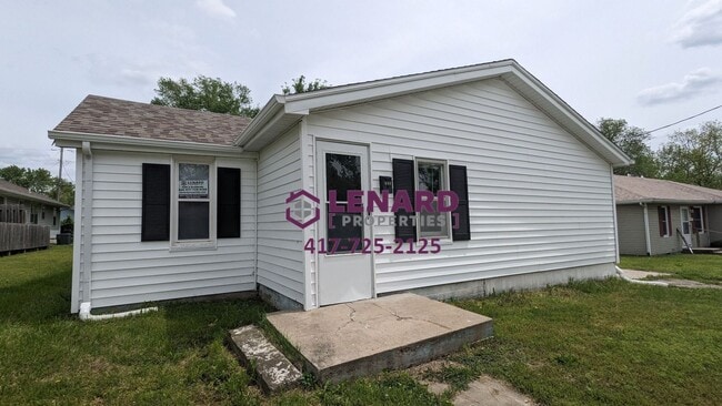 Primary Photo - 2 Bedroom, 1 Bathroom Home!