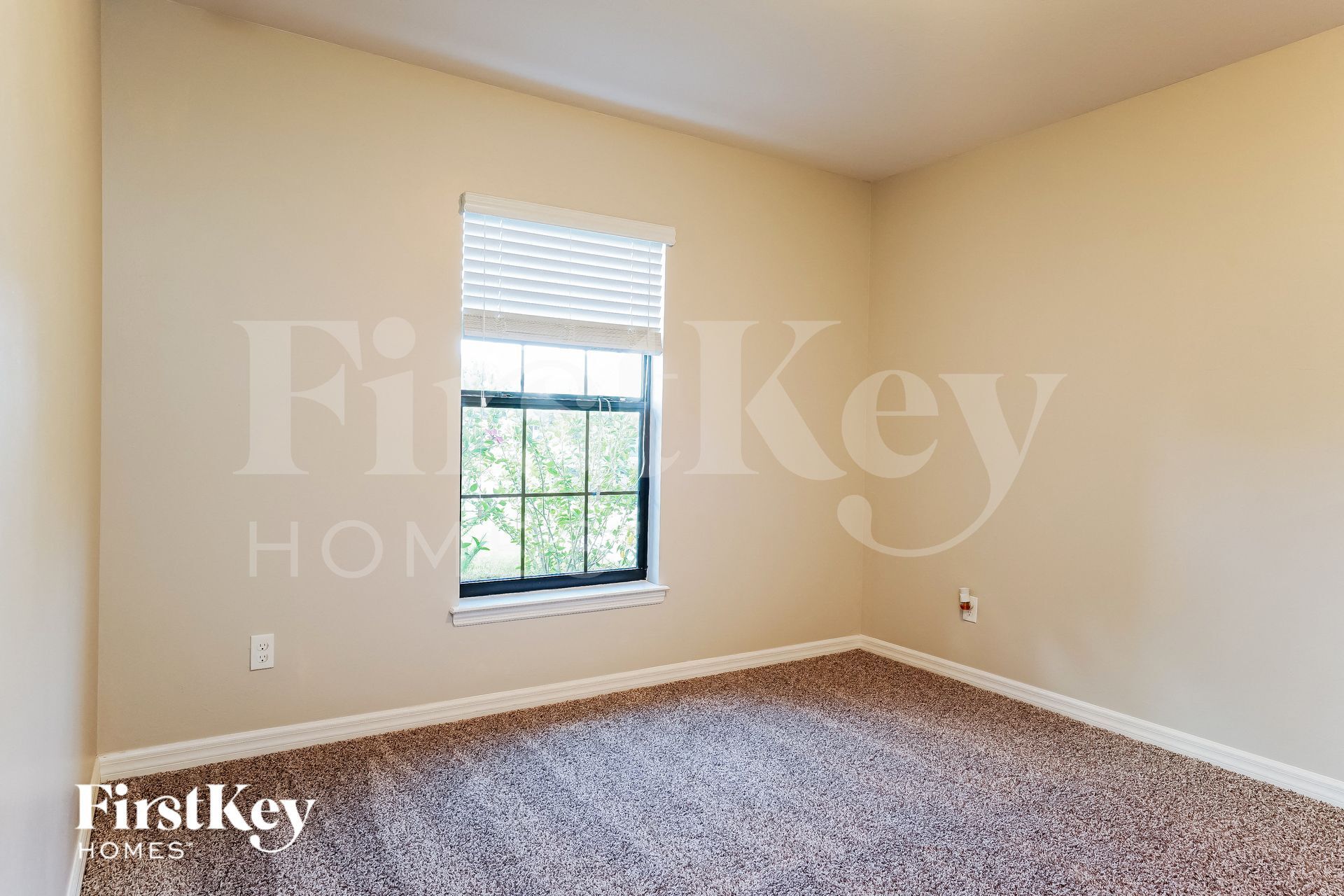 Building Photo - 1117 SE 18th Terrace