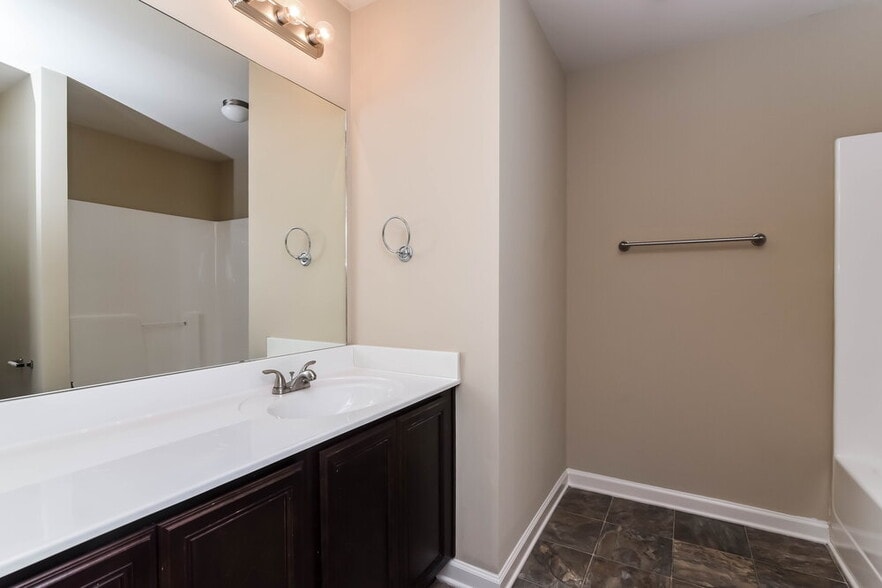 Building Photo - 192 Moorland Way NE