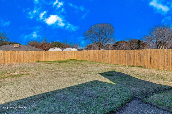 Building Photo - 517 Glenwood St