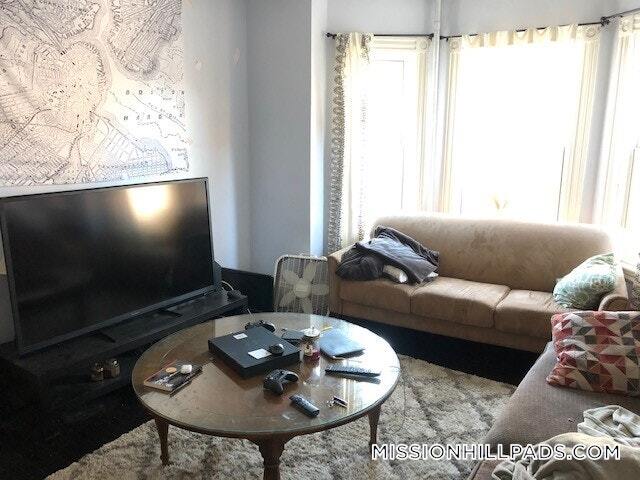 Primary Photo - 40 Hillside St