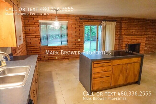 Building Photo - 505 E Loma Vista Dr