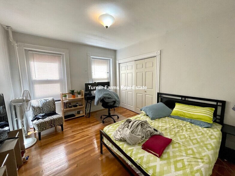 Building Photo - 40 Cedar St