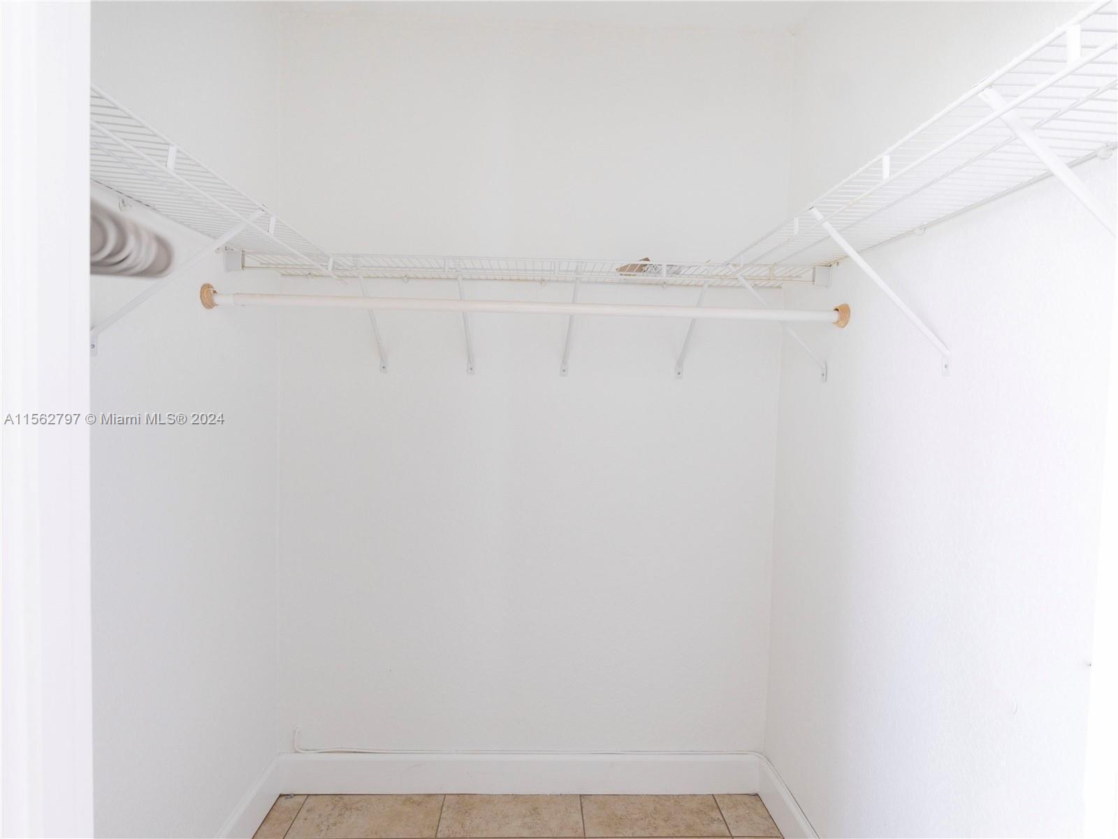 Building Photo - 7501 E Treasure Dr