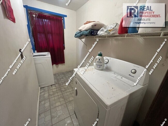 Building Photo - 3 Bedroom Single Family Home Downtown Nashua - Get $500 off first month's rent