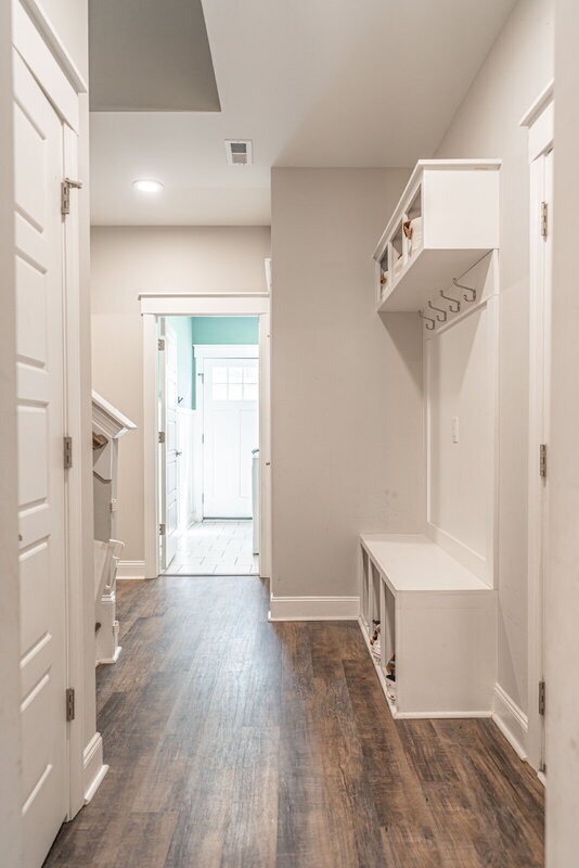 Building Photo - 156 Lakeview Dr