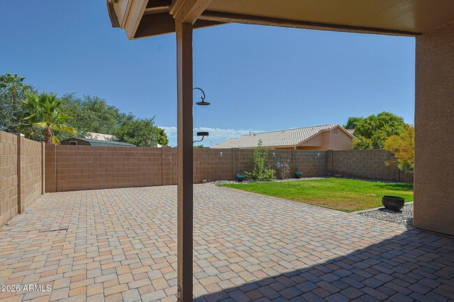 Building Photo - 8747 W Adam Ave