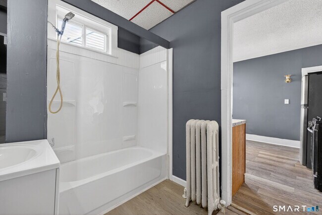 Building Photo - 187 Whitney St