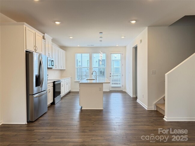 Building Photo - 5019 Westmead Ln