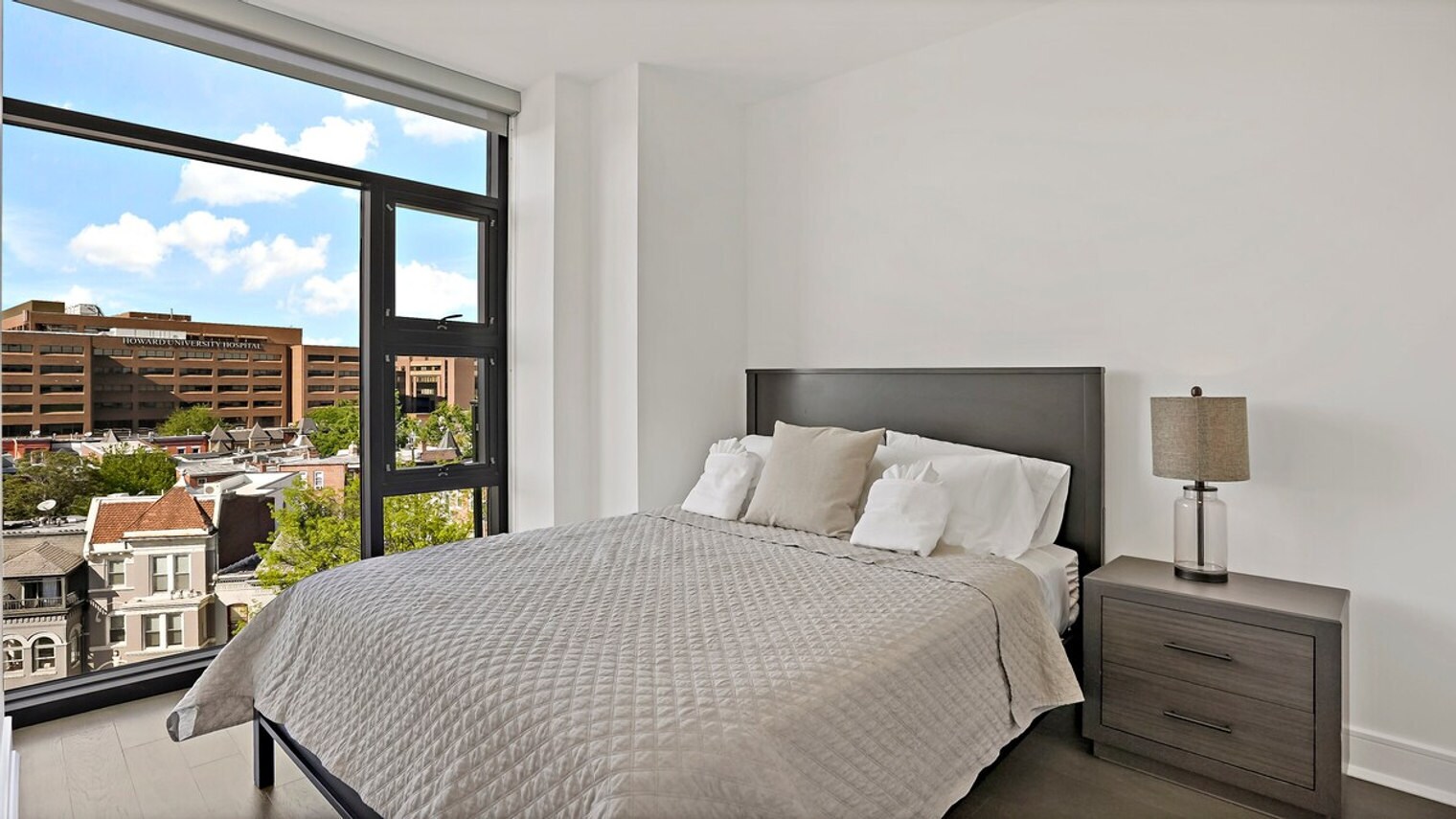 Building Photo - 1947 Vermont Ave NW