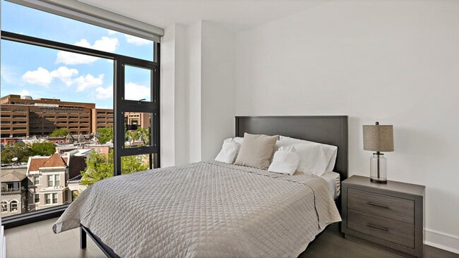 Building Photo - 1947 Vermont Ave NW