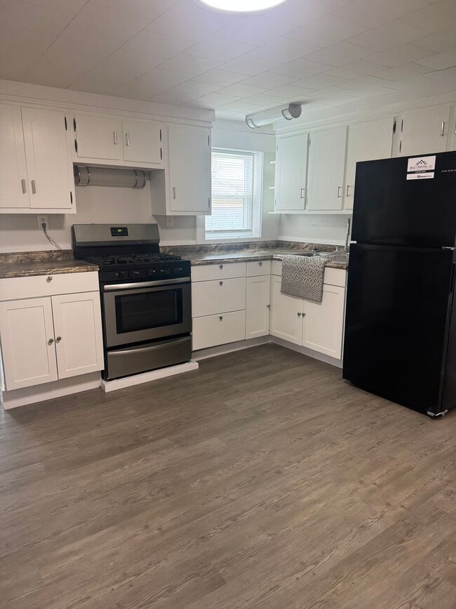 Building Photo - Small 2-Bed Home on E Horton – Simple & Affordable