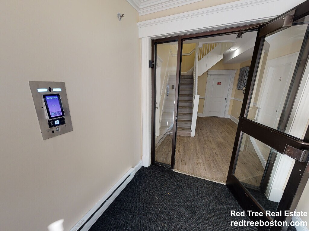 Building Photo - 123 Sutherland Rd