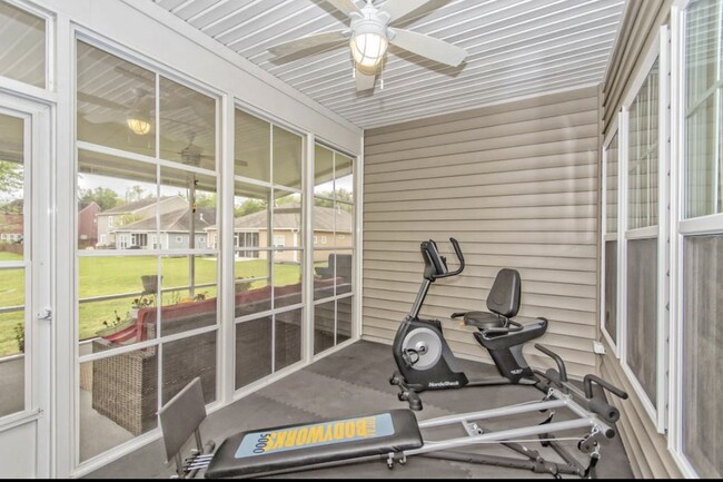 Building Photo - 5013 Bowles Dr