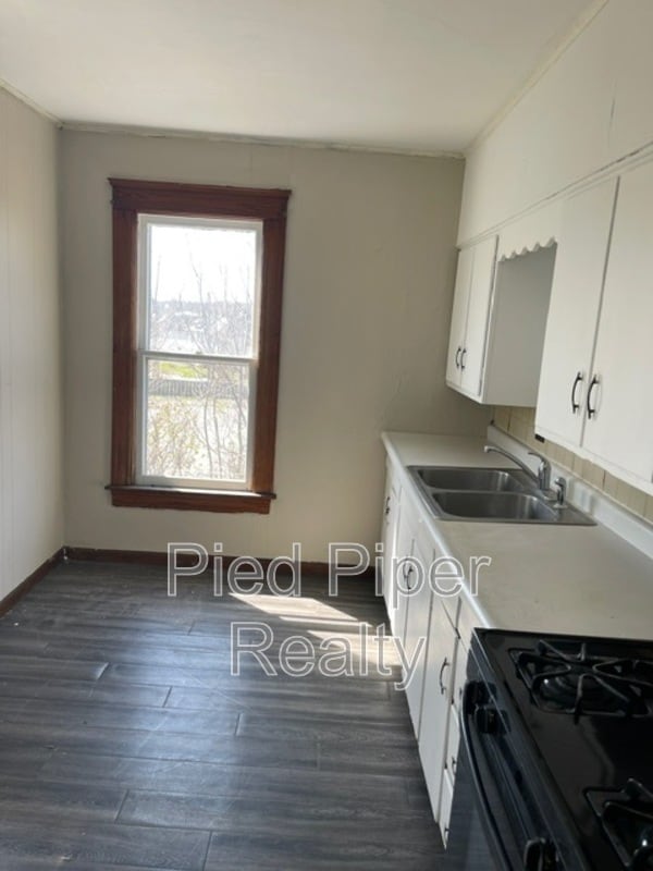 Building Photo - 434 1/2 S State Ave