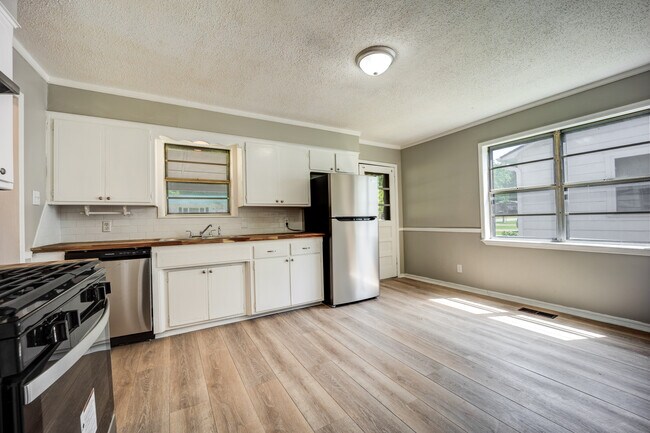 Building Photo - 2816 Memphis St